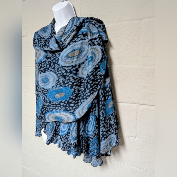 Cashmere Wrap Cape Blue Abstract Print One Size - Picture 3 of 8